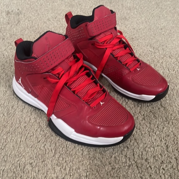 A1-Red Nike Jordan’s Men’s Size 11 Sneakers - Picture 3 of 6